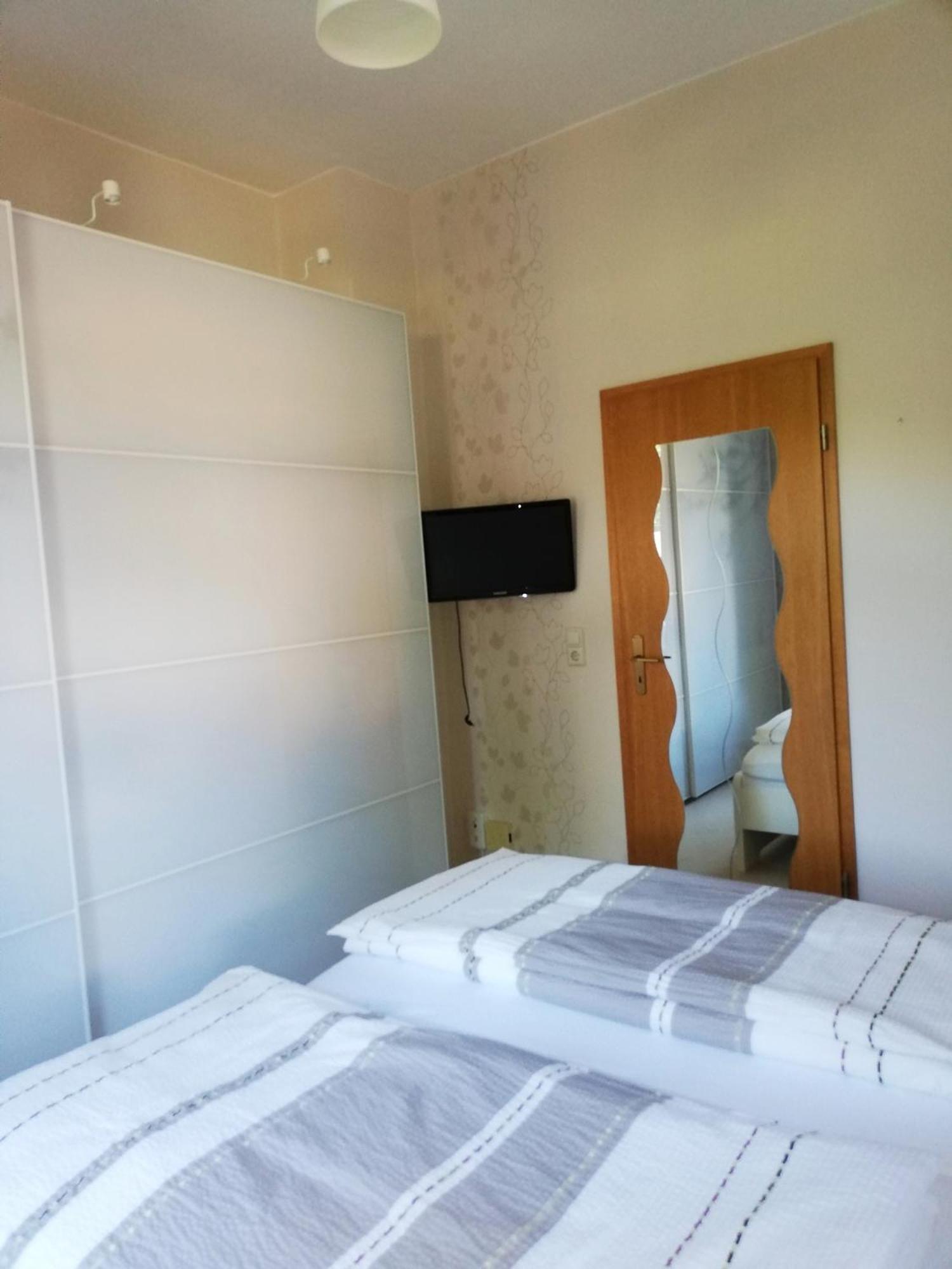 Ferienwohnung Und Pension "Zur Aue" Konigsbruck 外观 照片